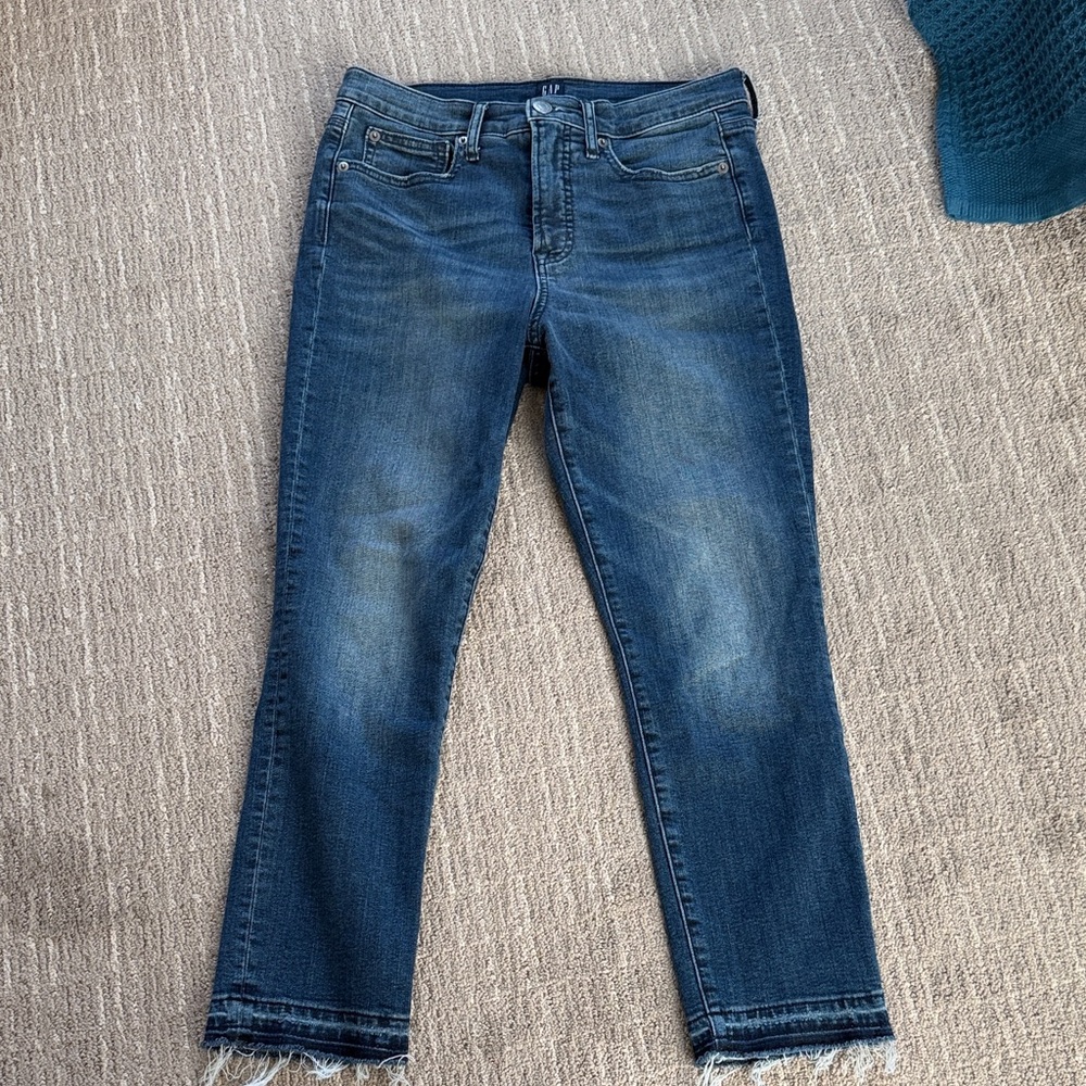 GAP Women's Dark Blue Cropped Straight Jeans